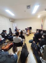 Estudiantes del CONAMU participaron del Workshop de «Técnica e interpretación para instrumentos de Cuerdas» a cargo del Dr. José Ottonello (UY- EEUU)